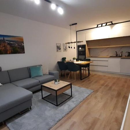 Bpr Space Grey Home With Balcony Budapest Eksteriør billede