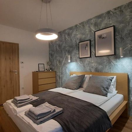 Bpr Space Grey Home With Balcony Budapest Eksteriør billede