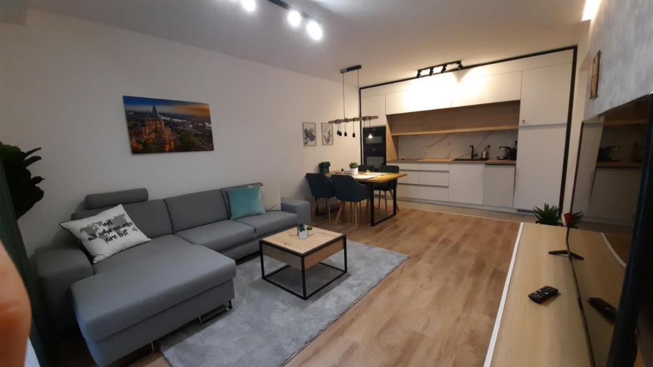Bpr Space Grey Home With Balcony Budapest Eksteriør billede