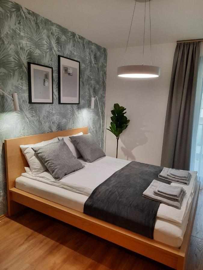 Bpr Space Grey Home With Balcony Budapest Eksteriør billede